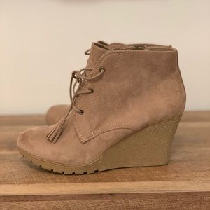 Mia bootie wedges size 8.5